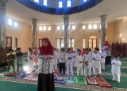 MEMBANGUN KARAKTER MULIA SEJAK DINI: TK ISLAM AL ISLAH LAKSANAKAN SALAT DHUHA SETIAP JUMAT