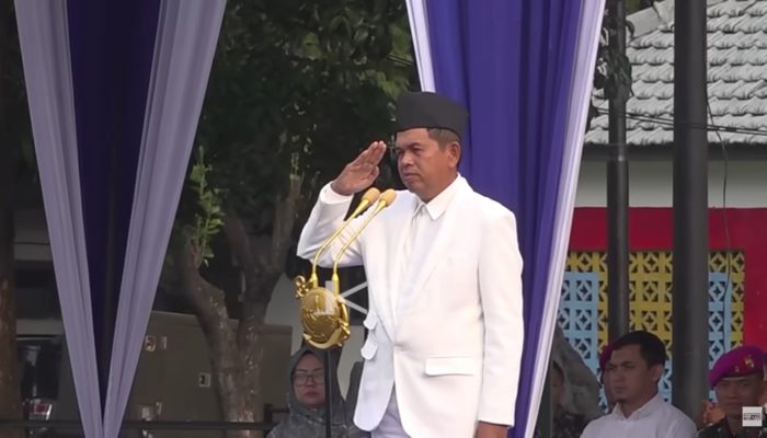 Dedi Mulyadi Tutup Pendidikan Gapura Panca Waluya di Markas Marinir