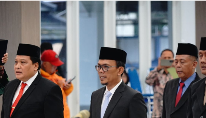 Bupati Garut Resmi Lantik 13 Pejabat Baru, Dorong Sinergi dan Kinerja Optimal
